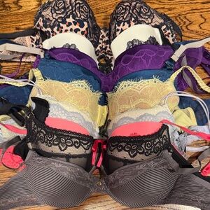 Elegant Lace Women's Bra Set - Multicolor